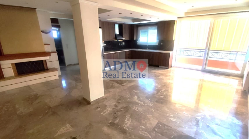 Ευρύχωρο Τεσσάρι Ημιηλεκτρικά εξοπλισμένο