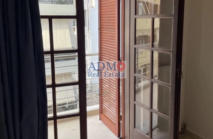 Ενοικιάζεται - Δίχωρη γκαρσονιέρα πλήρως εξοπλισμένη στα Τρία Πεύκα