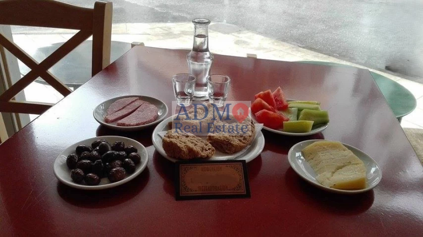 Πωλείται - Καφενείο – Μεζεδοπωλείο με σταθερή πελατεία χειμώνα – καλοκαίρι.