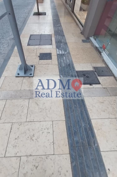 Ενοικιάζεται - Γωνιακό κατάστημα  στο Κέντρο της Πόλης