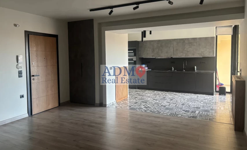 Εξαιρετικό 4άρι με τεχνολογία Smart Home Κομμένο Μπεντένι