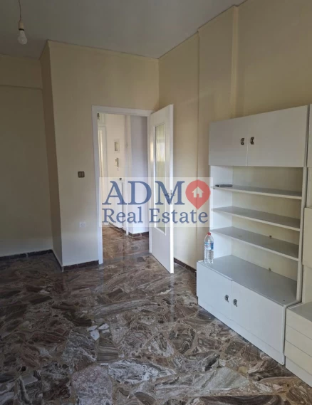 Ενοικιάζεται - Δίχωρη γκαρσονιέρα ημιηλεκτρικά εξοπλισμένη Κέντρο