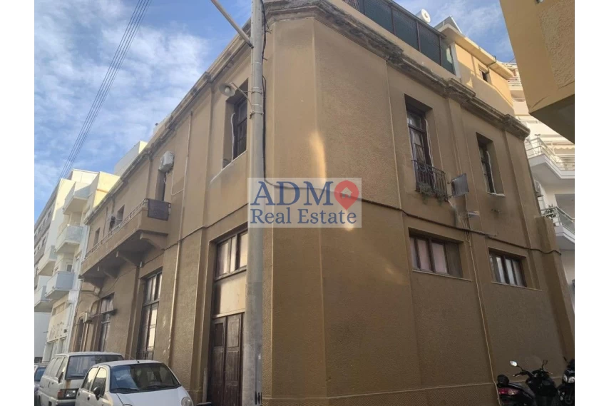 Πωλείται - Νεοκλασικό Κτίριο στο Κέντρο της Πόλης - Neoclassical building in the heart of the Town