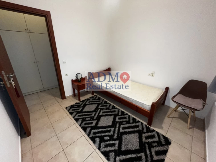 Ενοικιάζεται - Δίχωρη γκαρσονιέρα με αυλή Εσταυρωμένος