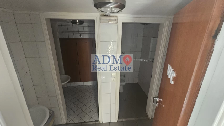 Ενοικιάζεται - Επαγγελματικό κατάλληλο για Μπαρ/Καφέ/Εστίαση στο Κέντρο της Πόλης