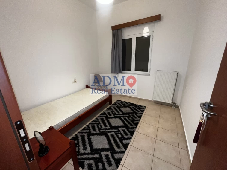 Ενοικιάζεται - Δίχωρη γκαρσονιέρα με αυλή Εσταυρωμένος