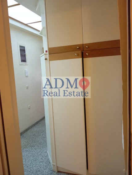 Ενοικιάζεται - Τεσσάρι οροφοδιαμέρισμα με τζάκι Πλατεία Σινάνη