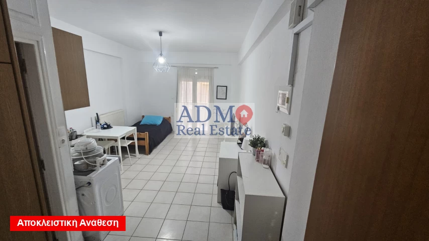 Ενοικιάζεται - Μονόχωρη γκαρσονιέρα κοντά στο Κέντρο της Πολης