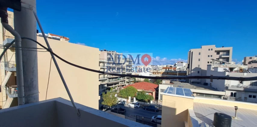 Ενοικιάζεται - Studio-γκαρσονιέρα ρετιρέ Τρία Πεύκα