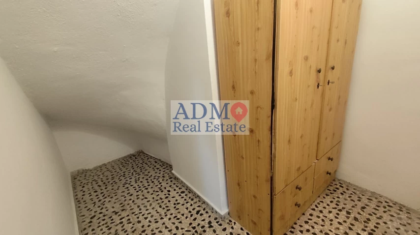 Ενοικιάζεται - Ευρύχωρο Τριάρι ημιηλεκτρικά εξοπλισμένο  Θέρισος