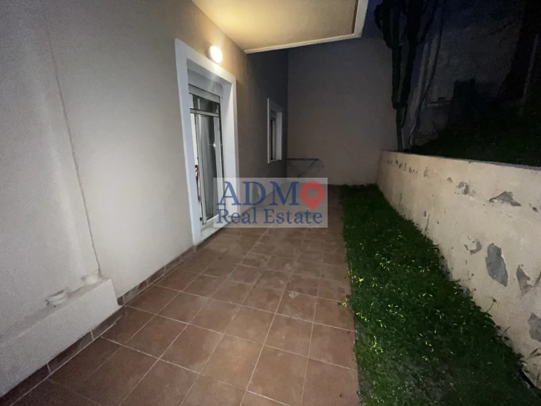 Ενοικιάζεται - Δίχωρη γκαρσονιέρα με αυλή Εσταυρωμένος