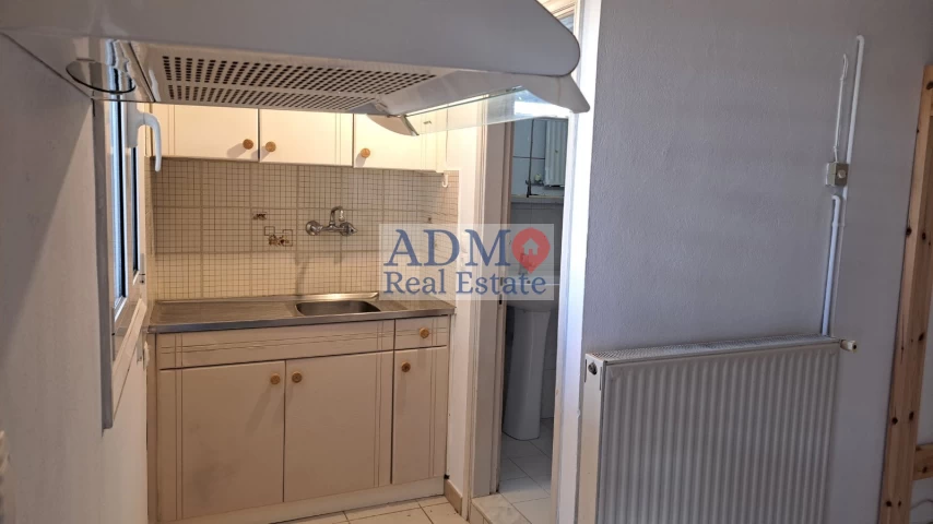 Ενοικιάζεται - Studio-γκαρσονιέρα ρετιρέ Τρία Πεύκα