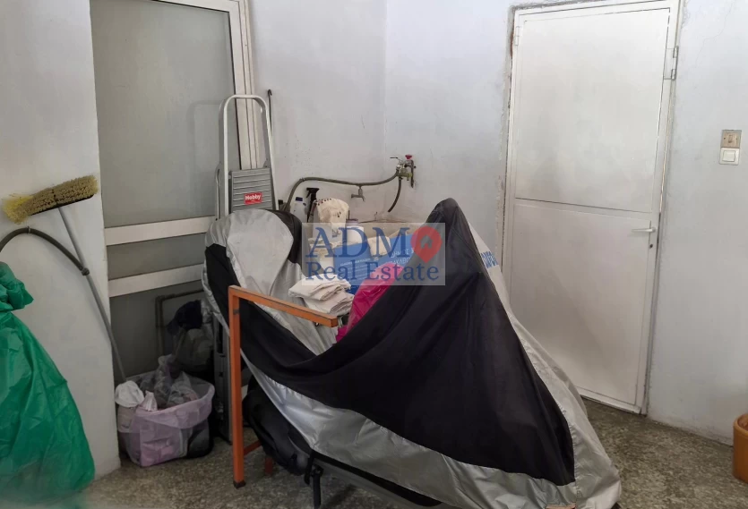 Πωλείται - Τεσσάρι με κλειστό Πάρκινγκ Ατσαλένιο