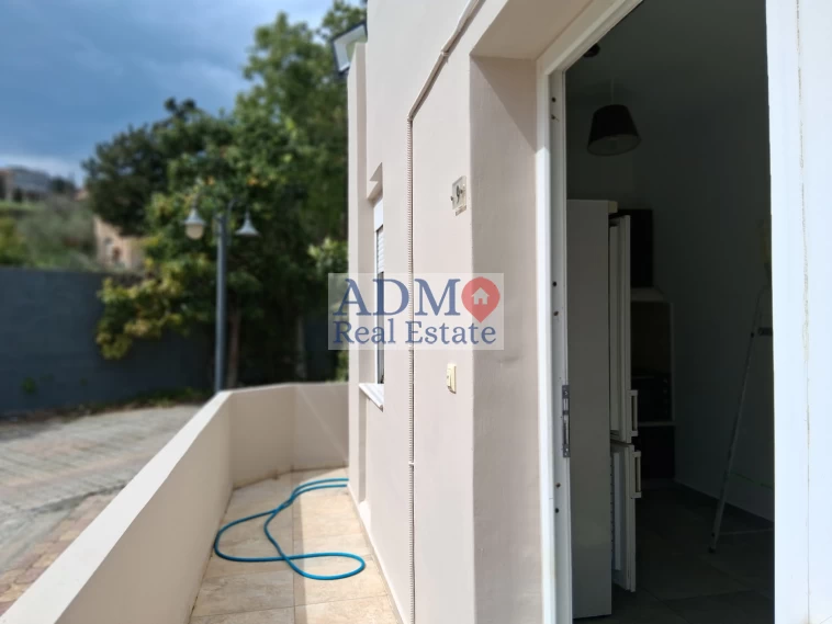 Ενοικιάζεται - Δίχωρη γκαρσονιέρα πλήρως εξοπλισμένη γκαρσονιέρα Φοινικιά