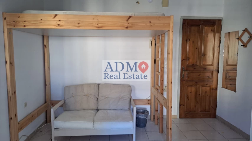 Ενοικιάζεται - Studio-γκαρσονιέρα ρετιρέ Τρία Πεύκα