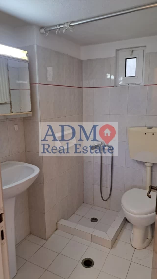 Ενοικιάζεται - Studio-γκαρσονιέρα ρετιρέ Τρία Πεύκα