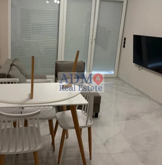 Εξαιρετικό Τριάρι πλήρως εξοπλισμένο Πόρος