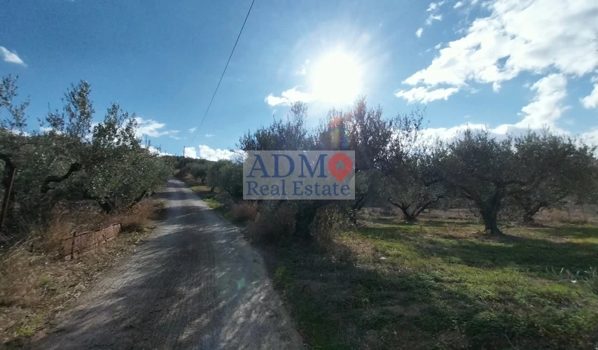 Πωλείται - Οικόπεδο για πολλές χρήσεις Μαλάδες