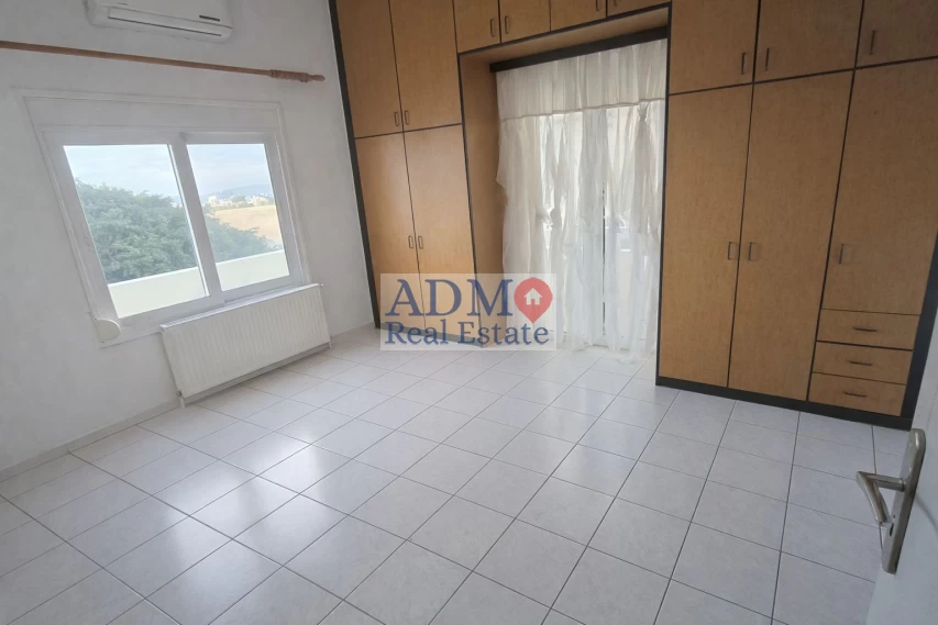 Πωλείται - Τεσσάρι Οροφοδιαμέρισμα με θέα Χανιώπορτα